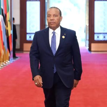 PM de São Tomé rejeita demissão do Governo  decretada pelo Presidente