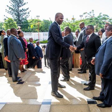 PR exorta diplomatas a promover imagem de Moçambique no estrangeiro