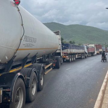 Transportadores pedem flexibilização do desembaraço de mercadorias na fronteira de Machipanda