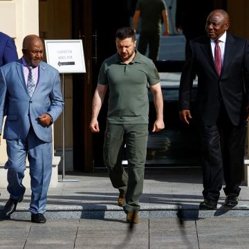 África do Sul vai receber Zelensky para conversações “inclusivas” sobre o fim da guerra na Ucrânia