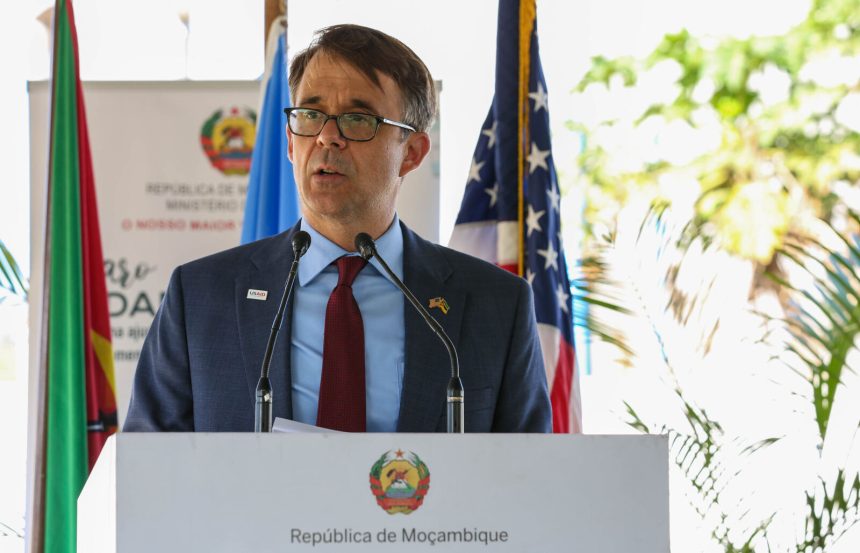 Saída de altos funcionários da USAID em Moçambique irá deixar na incerteza 114 programas de ajuda