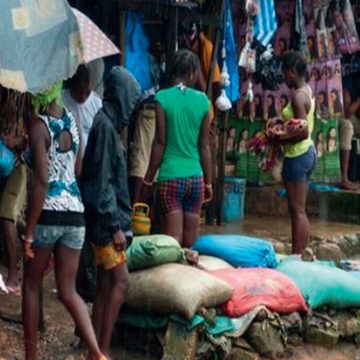 Vendedores denunciam demolição do Mercado 1 de Agosto, no Bairro Polana Caniço