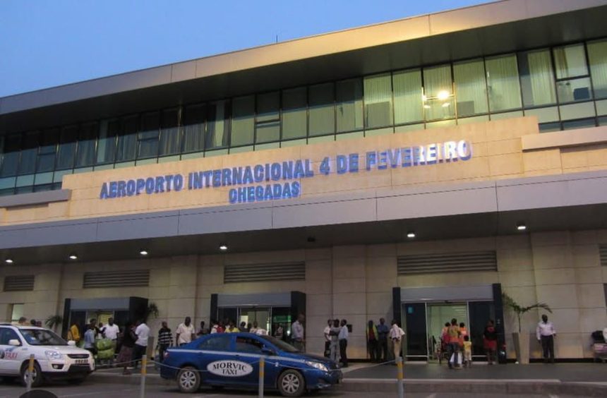 Última Hora: Venâncio Mondlane retido no aeroporto de Luanda na companhia de Ian S. Khama e Andres Pastrana