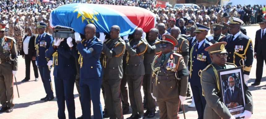 Sam Nujoma homenageado em Funeral de Estado