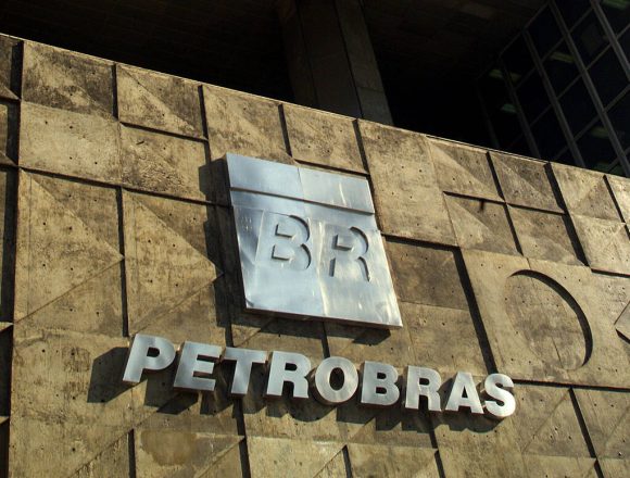 Petrolífera brasileira quer adquirir campos petrolíferos em África