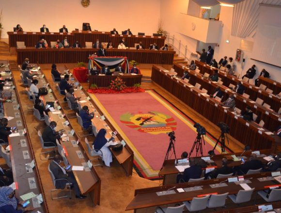 Parlamento convoca Sessão Extraordinária para revisão do PESOE 2026