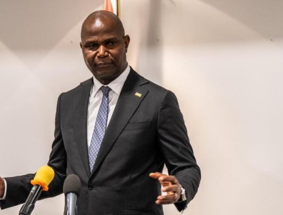 Chapo quer serviços do Estado à distância de um clique