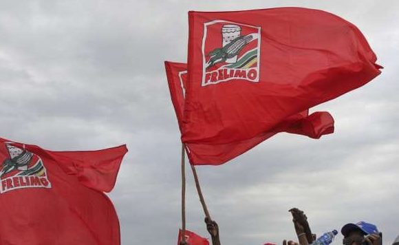 FRELIMO (2) Adriano Nuvunga questiona a separação entre Estado e partido após reunião da FRELIMO em Chimoio