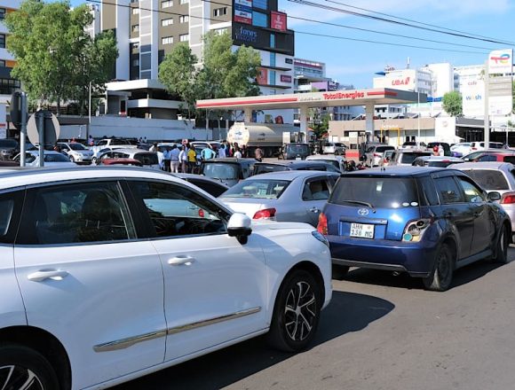 combustivel filas crise Governo diz não haver crise de combustíveis e atribui longas filas à constrangimentos logísticos