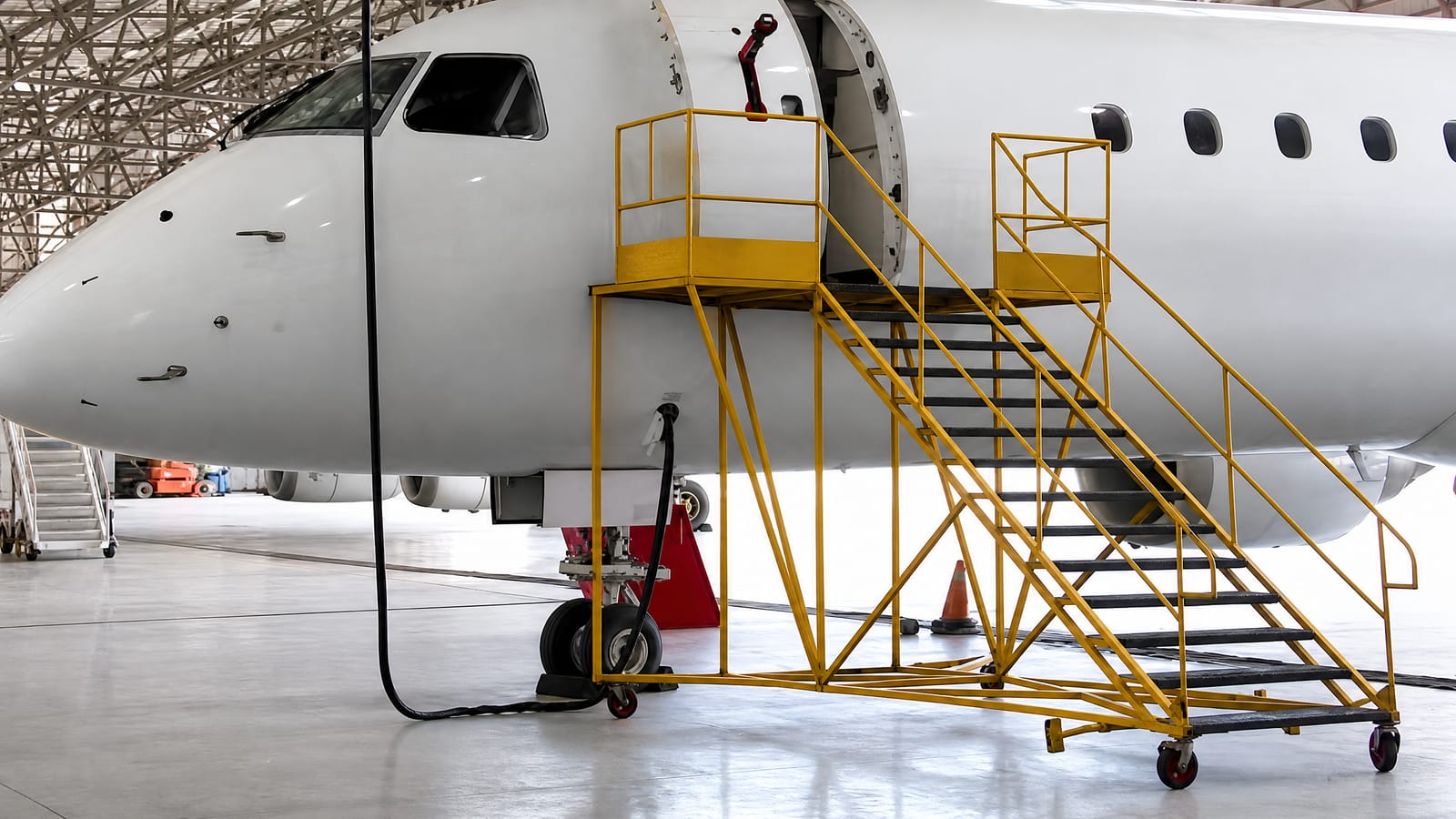 O embuste dos novos Embraer da LAM que já carregam quase duas décadas de desgaste na Europa