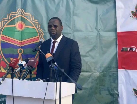 Rasaque Manhique (2) Município de Maputo lança formação para profissionalizar milhares de chapeiros