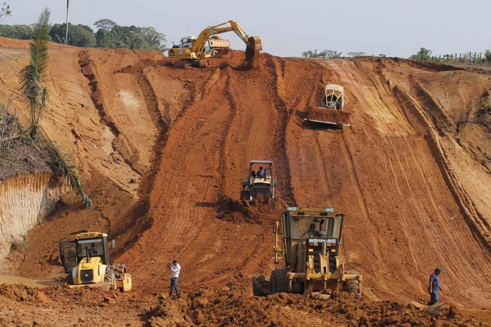 Sofala: Obras de asfaltagem da estrada Tica-Búzi retomam após sucessivos adiamentos