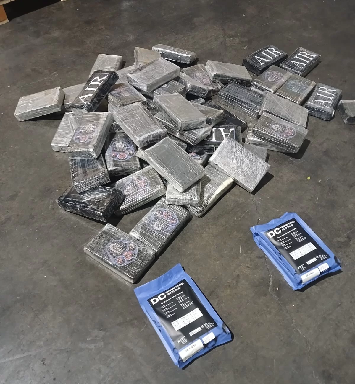 Autoridades sul-africanas apreendem 330 kg de cocaína no Aeroporto OR Tambo