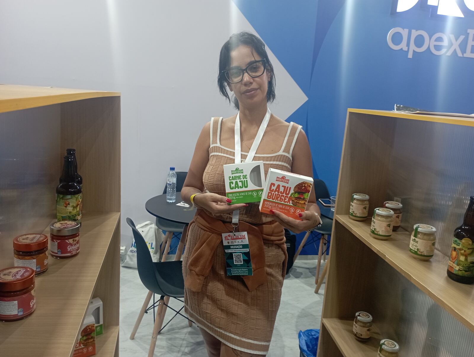 FACIM – 2026: Cooperativa brasileira expõe carnes e hamburguers produzidos na base à caju