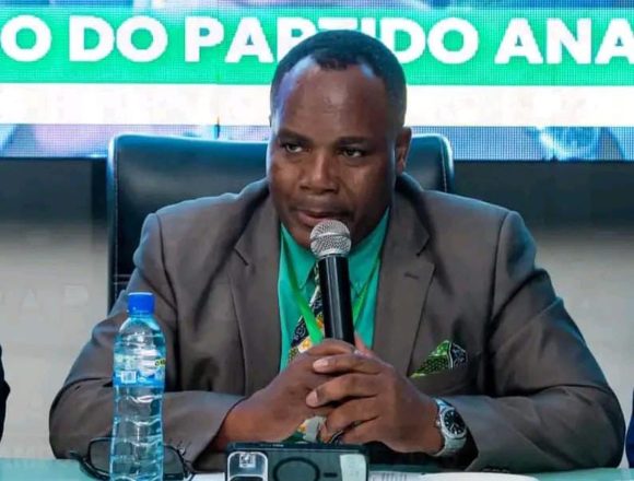 James Njiji toma posse como secretário-geral da ANAMOLA durante II Conselho Nacional