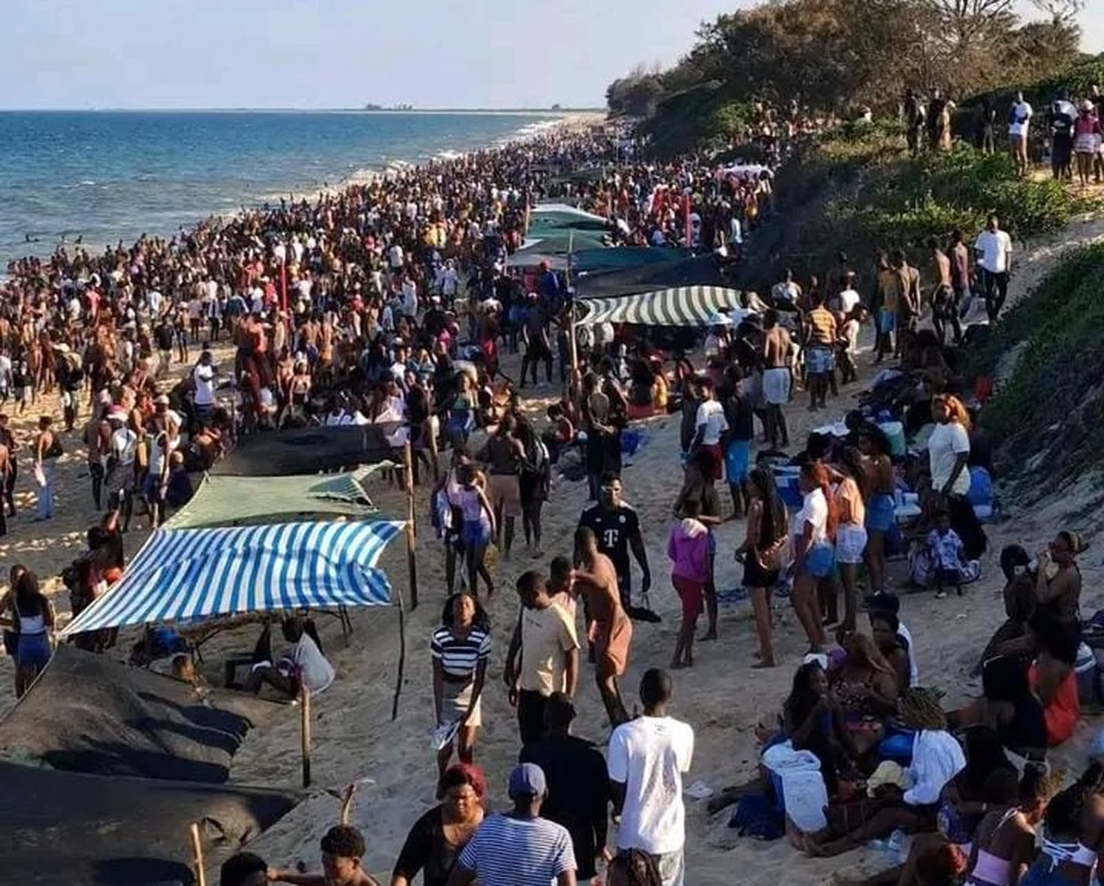 Praia de Macaneta com novas regras