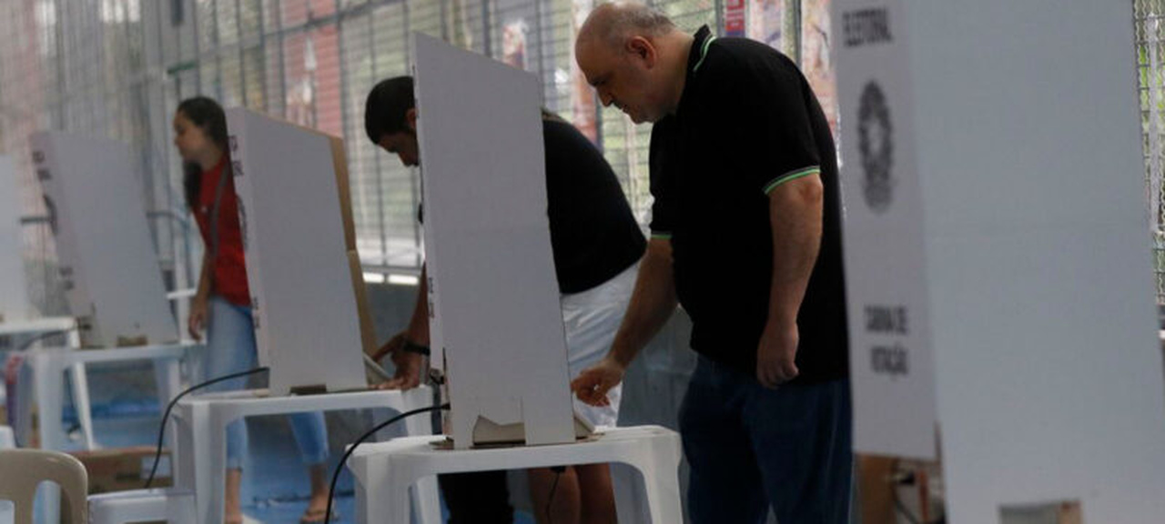 Mais de 150 milhões de brasileiros chamados hoje às urnas