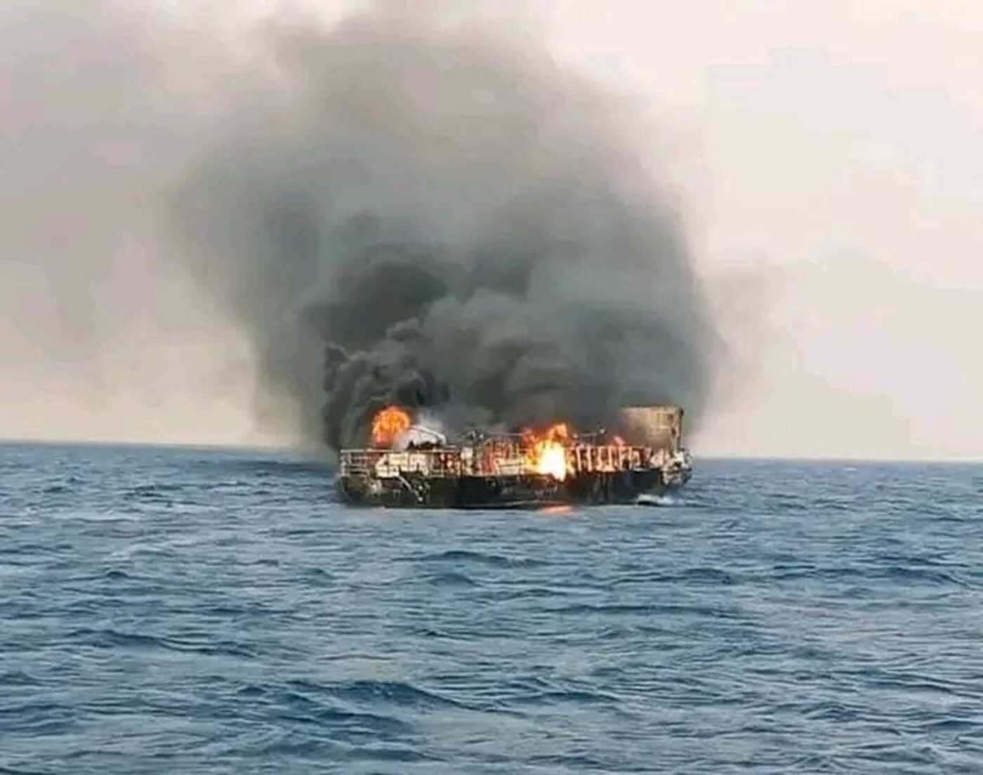 Navio moçambicano MV Chambo pega fogo em águas da Tanzânia